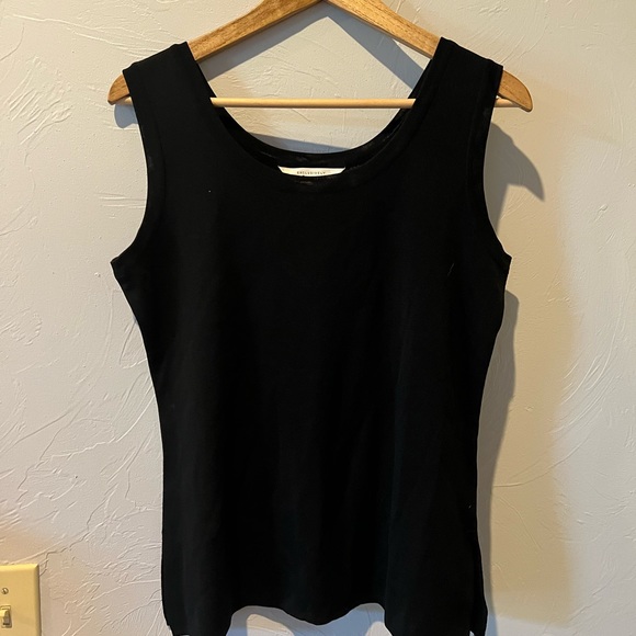 Exclusively Misook black tank acrylic medium Korea